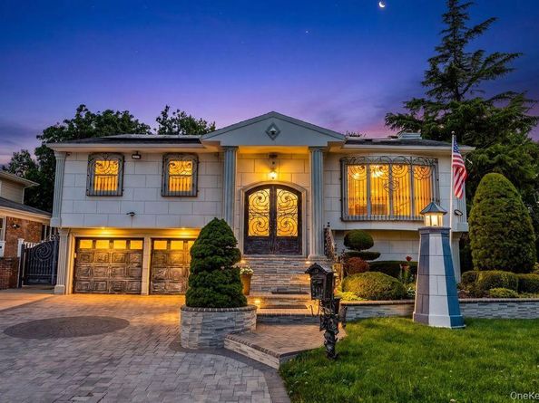 2696 Clubhouse Road, Merrick NY 11566