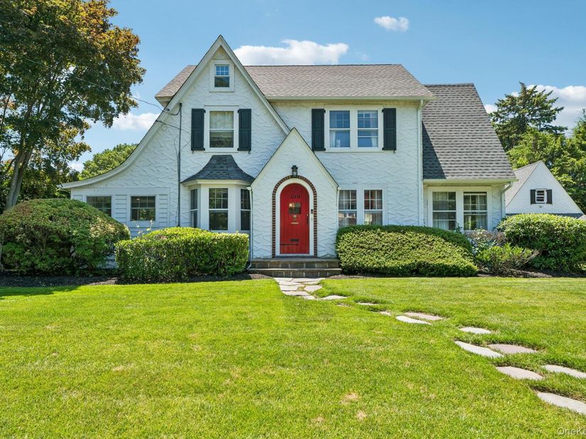 120 William Street, East Williston NY 11596