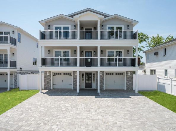 21 Island Parkway N, Island Park NY 11558