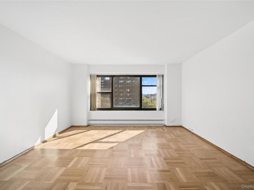 21-55 34th Avenue 9B, Astoria NY 11106