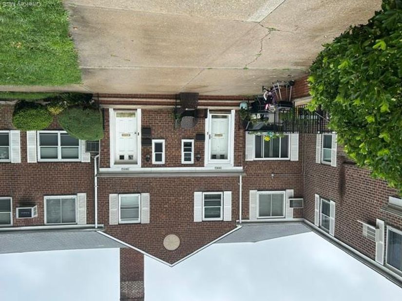 254-11 73rd Road Unit B, Glen Oaks NY 11004