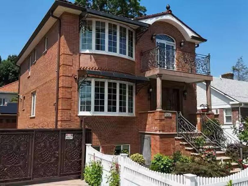 47-18 163RD Place, Flushing NY 11358