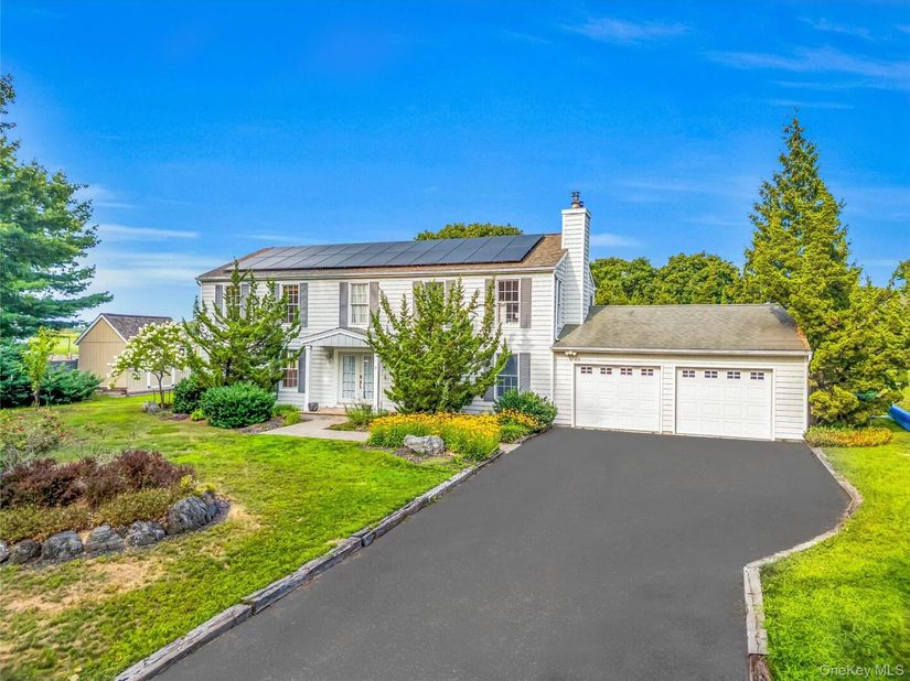 8 High Meadow Lane, Jamesport NY 11947