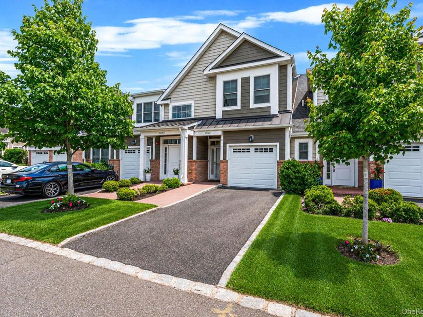 52102 Beech Tree Lane, Plainview NY 11803