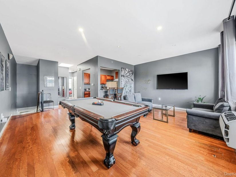 821 Prospect Avenue, Westbury NY 11590