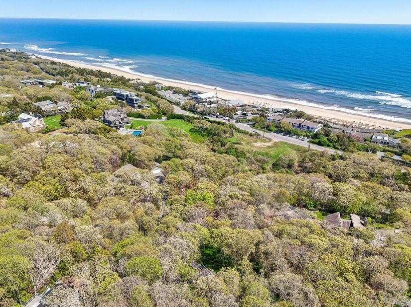 15 Elm Lane, Montauk NY 11954