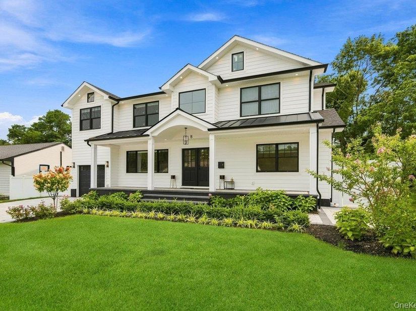 8 Allison Drive, Old Bethpage NY 11804