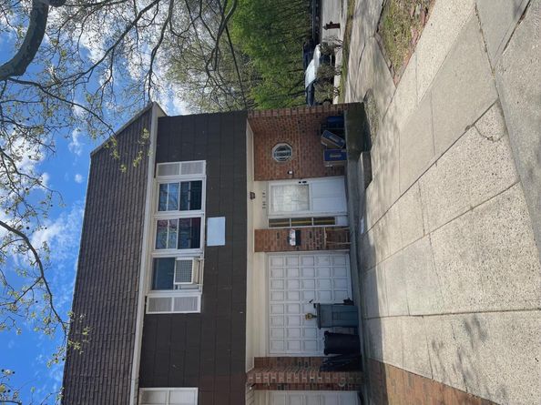 240-04 68th Avenue 31, Douglaston NY 11362