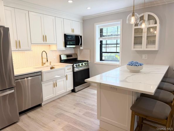 1271 California Road D3, Eastchester NY 10709