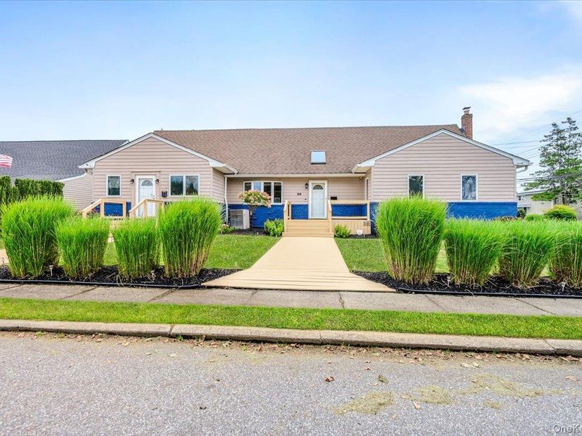 86 Edmore Lane, West Islip NY 11795