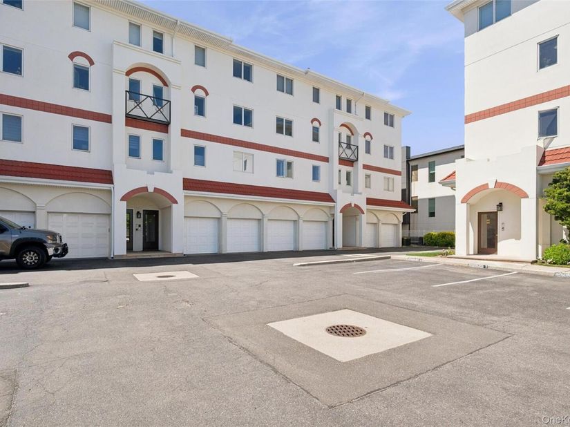 452 Oceanfront 102, Long Beach NY 11561