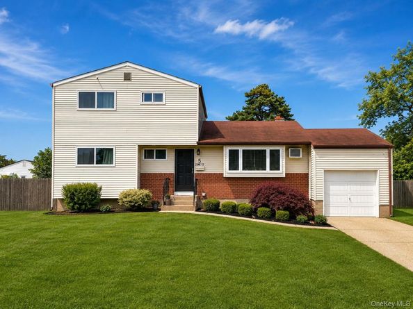 5 Zane Court, Brentwood NY 11717