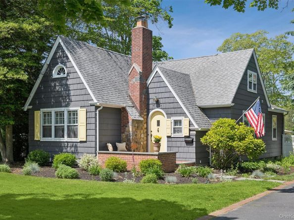 16 Union Avenue, Center Moriches NY 11934