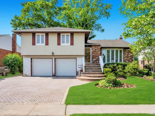 372 Hungry Harbor Road, Valley Stream NY 11581