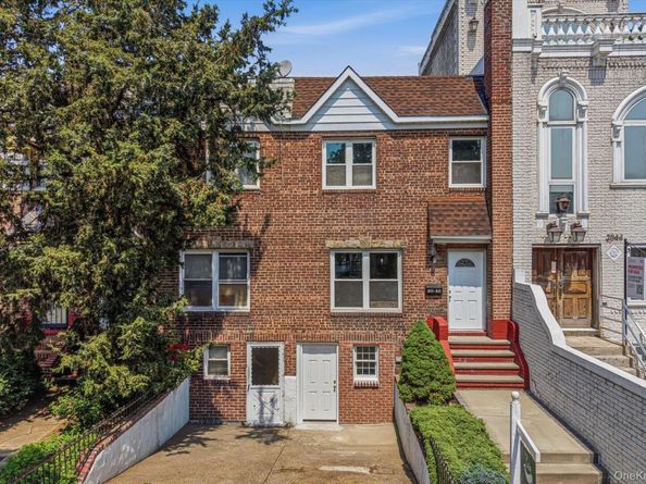 2046 26th Street, Astoria NY 11105