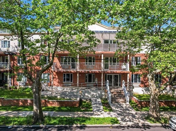 6434 Grand Central Parkway 2B, Forest Hills NY 11375