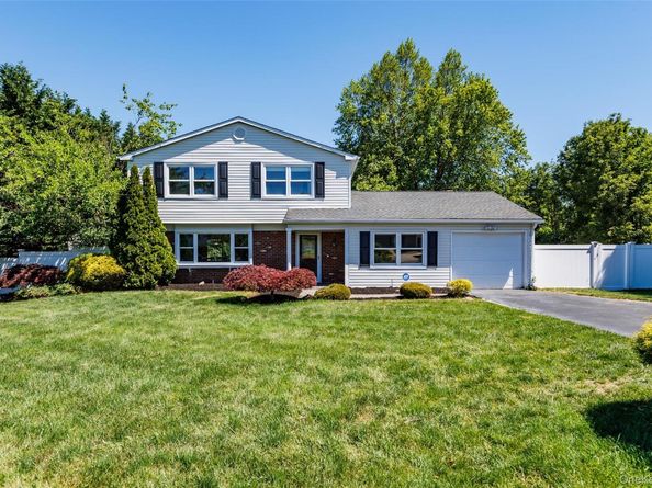 29 Segatogue Lane, South Setauket NY 11720