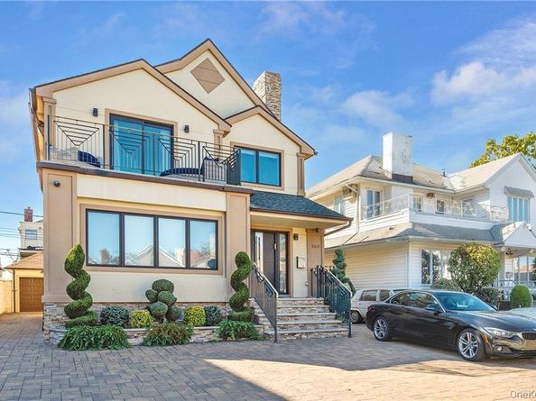 262 W End Avenue, Brooklyn NY 11235