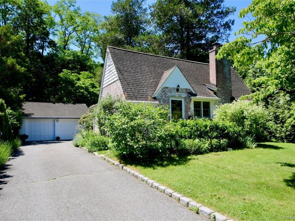 18 Cedar Drive, Huntington NY 11743