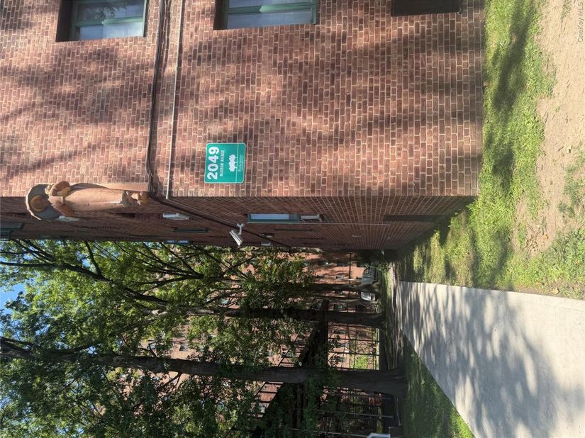 2049 McGraw Avenue 6H, Bronx NY 10462