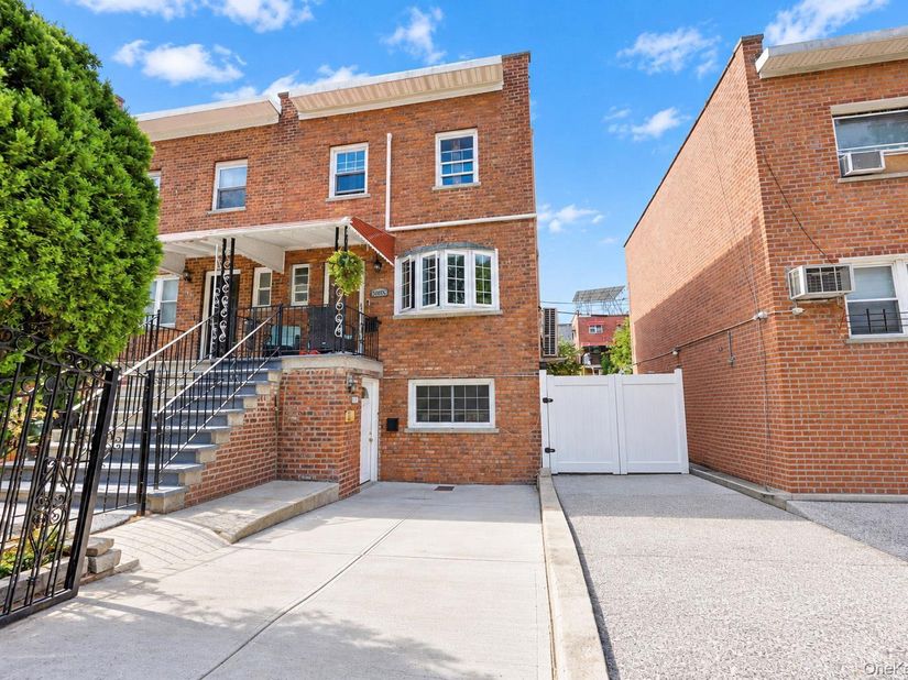3035 Yates Avenue, Bronx NY 10469