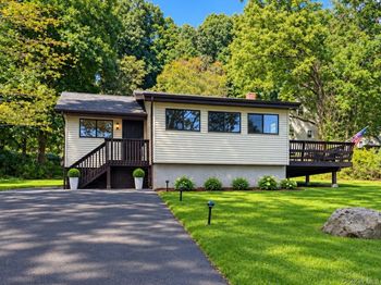 46 Lake Shore Drive N