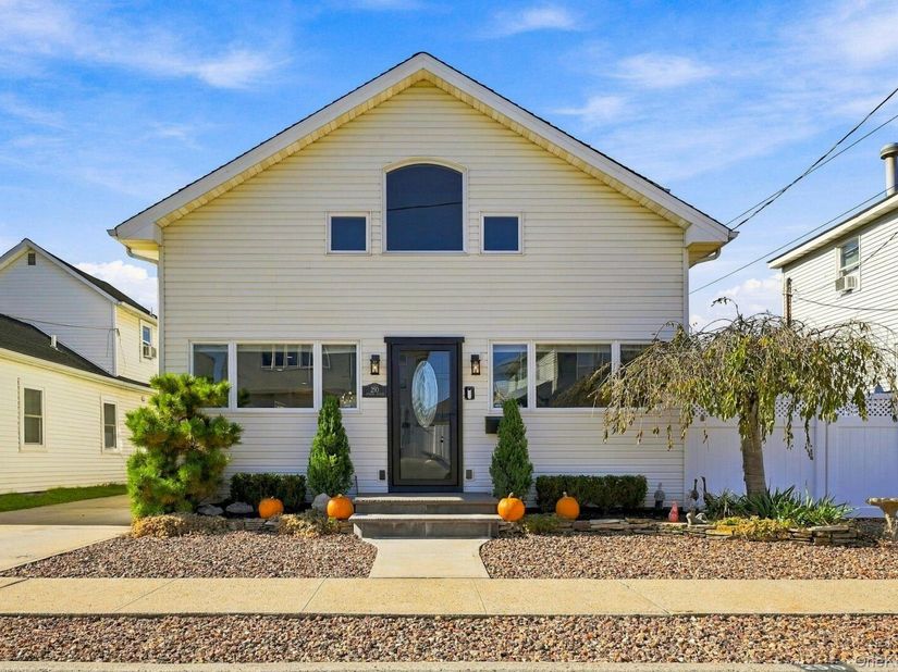 250 Arthur Street, Freeport NY 11520