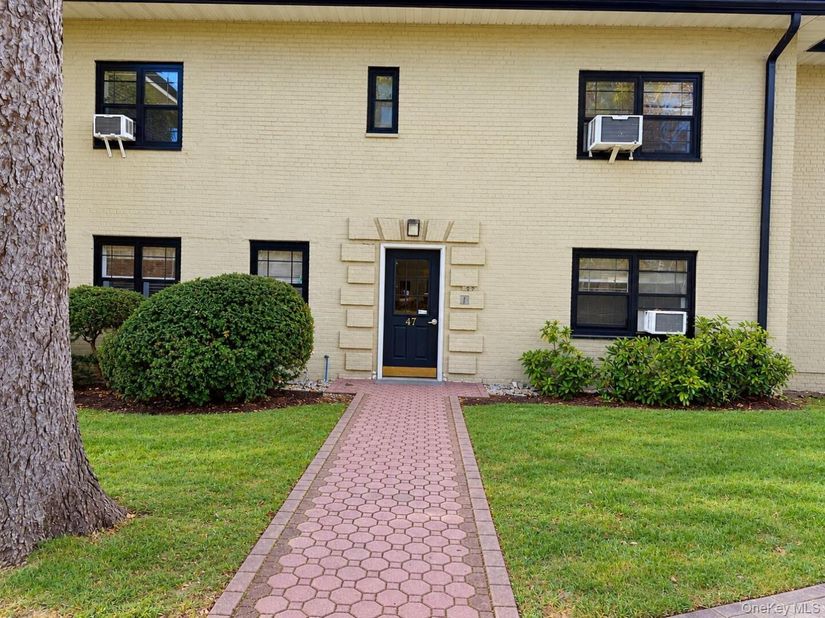 47 Manchester Road E21, Eastchester NY 10709