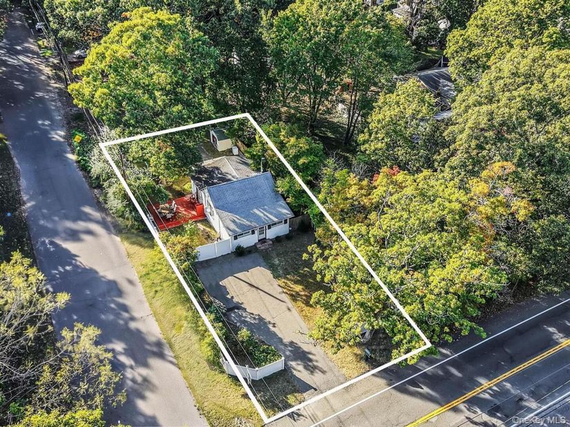 60 S Evergreen Drive, Selden NY 11784