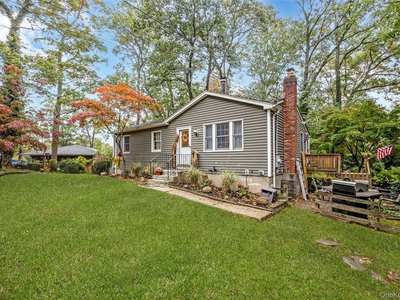 112 Lynbrook Drive, Sound Beach NY 11789