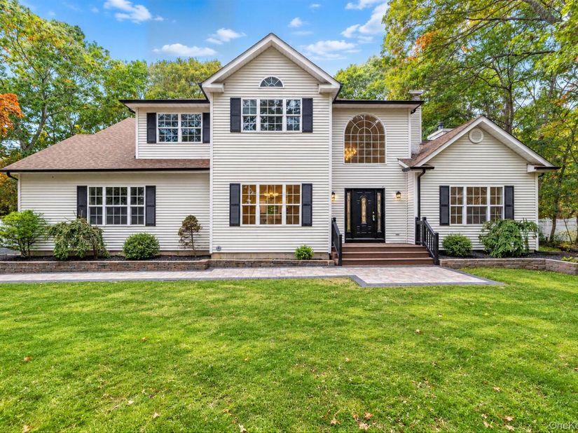 12 Davidson Drive, Manorville NY 11949