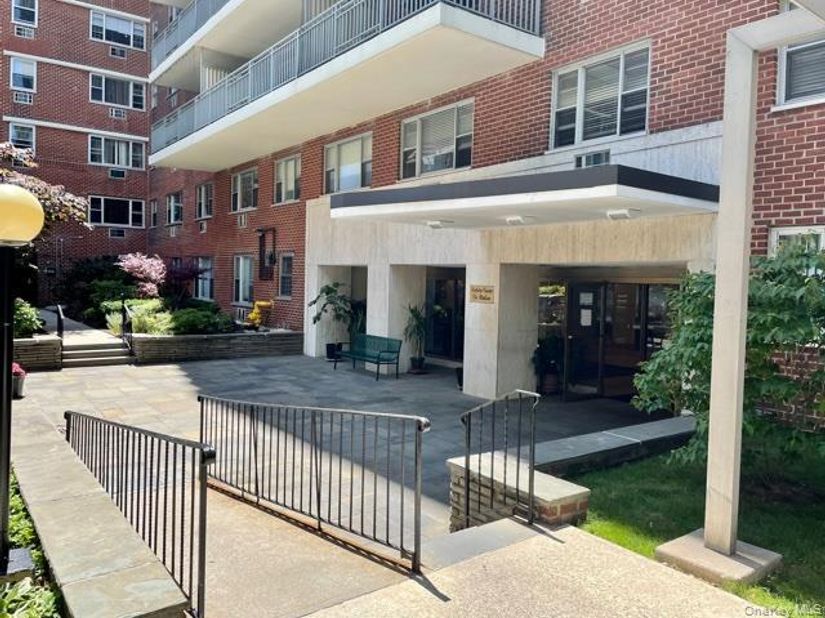 52-30 39 Drive 3J, Woodside NY 11377