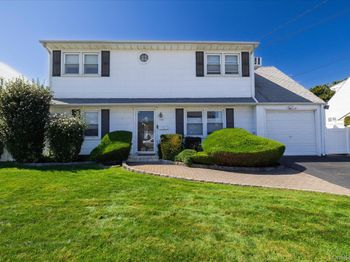 129 Arlyn Drive W