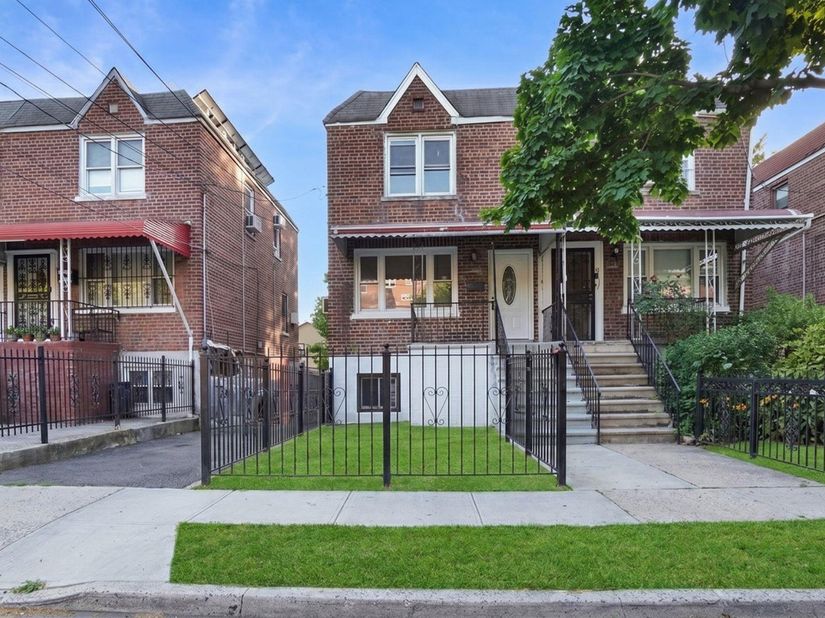 4135 Murdock Avenue, Bronx NY 10466