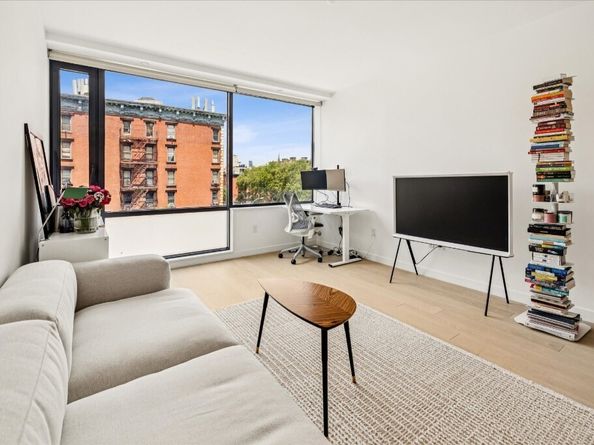 75 1st Avenue 4b, New York NY 10003
