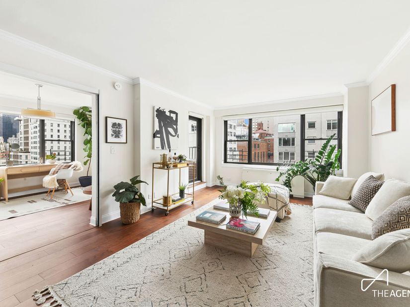 301 East 64th Street 15B, New York NY 10065