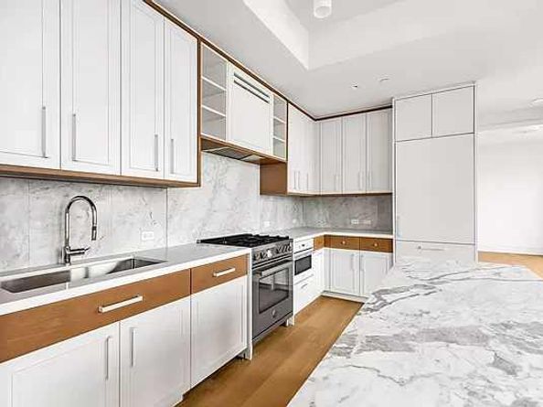 1 Clinton Street 17B, Brooklyn NY 11201