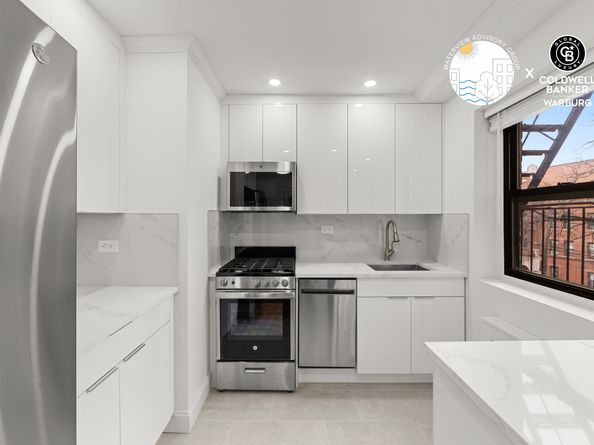 25-10 31st Avenue 3K, Queens NY 11106