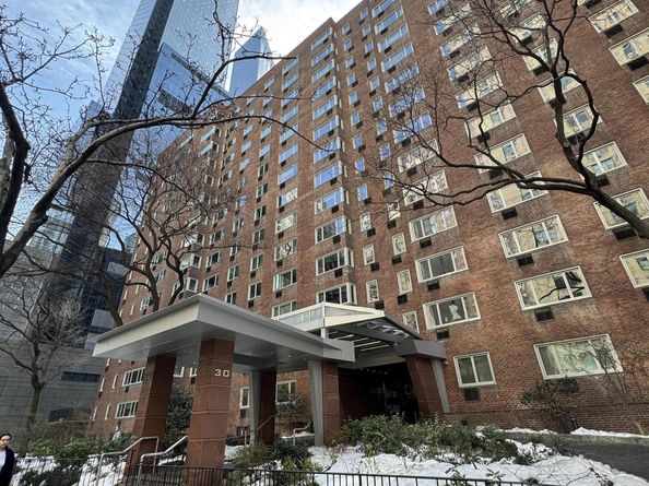 30 West 60th Street 8S, New York NY 10023