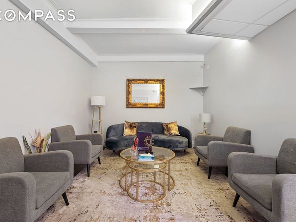 9 Prospect Park W GRND, Brooklyn NY 11215