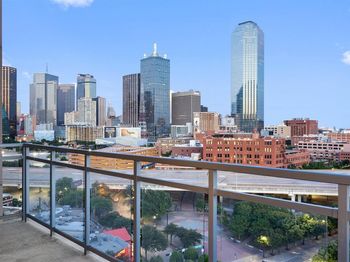 2200  Victory Avenue 