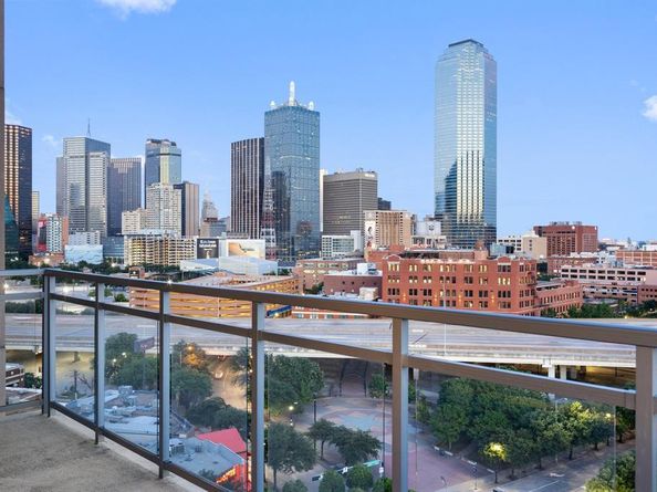 2200  Victory Avenue  1105, Dallas Texas 75219