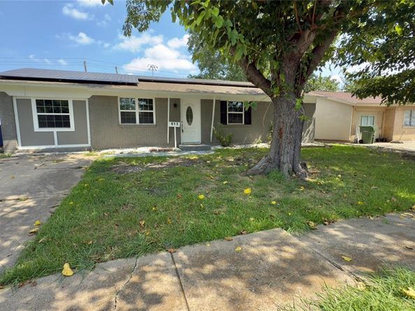 913  Rosewood Hills Drive , Garland Texas 75040