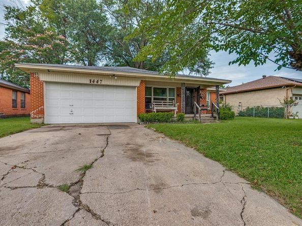1447  Gillette Street , Dallas Texas 75217