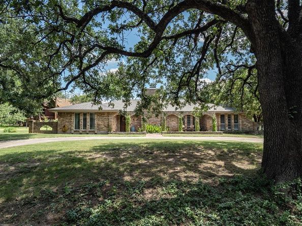 2016  Pembrooke Place , Denton Texas 76205