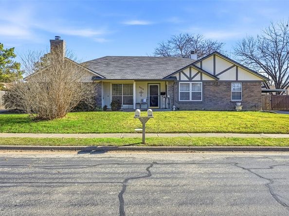 2910  Penny Lane , Euless Texas 76039