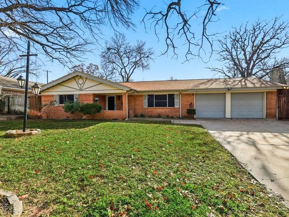 1809  Toplea Drive , Euless Texas 76040