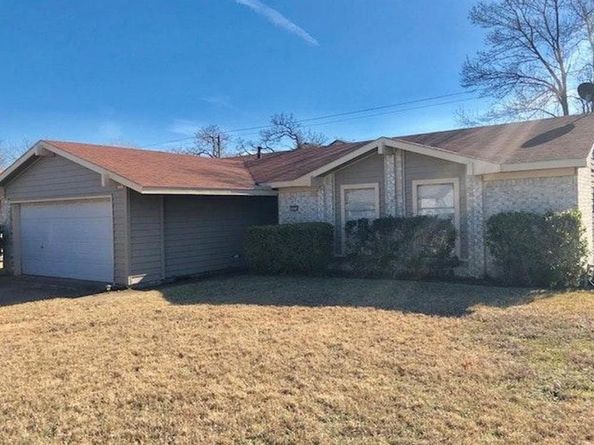 12212  Bishop Drive , Balch Springs Texas 75180