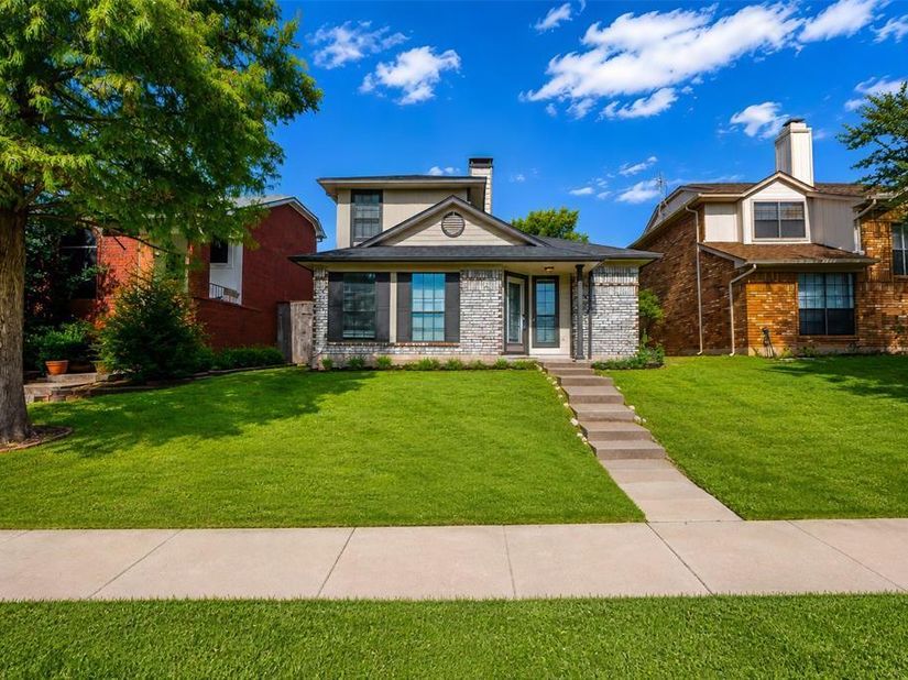 2927  Peninsula Way , Carrollton Texas 75007