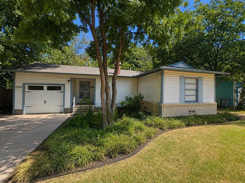 1004  Cordell Street , Denton Texas 76201